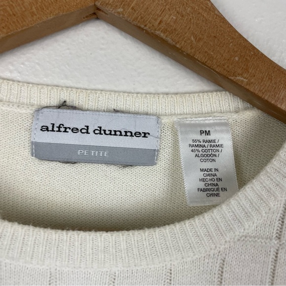 Vintage Short Sleeve Embroidered Sweater - Picture 3 of 5